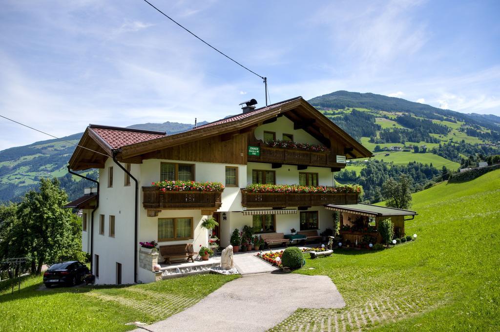 Haus Gugglberger Appartement Hainzenberg Buitenkant foto