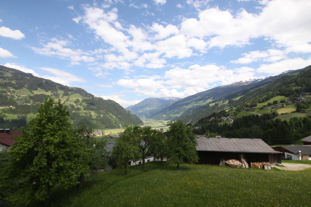 Haus Gugglberger Appartement Hainzenberg Buitenkant foto