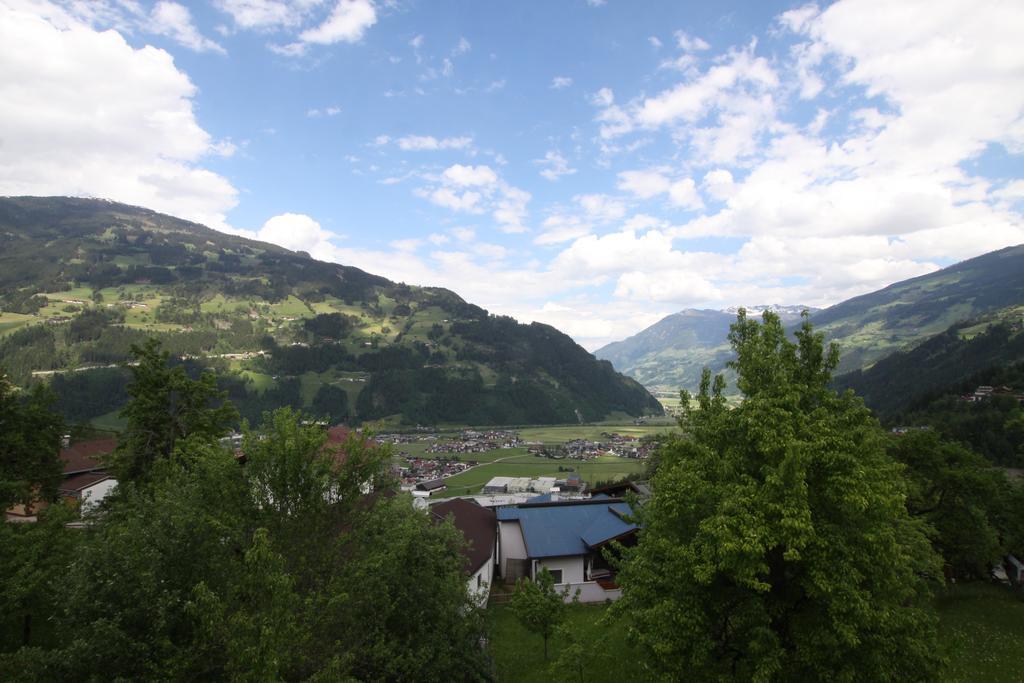 Haus Gugglberger Appartement Hainzenberg Buitenkant foto